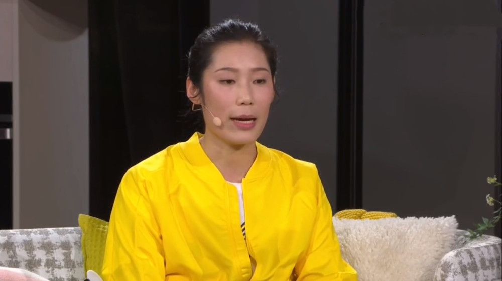黎漾反应过来，接过了商贩手中打包好的菜拎上，好重。